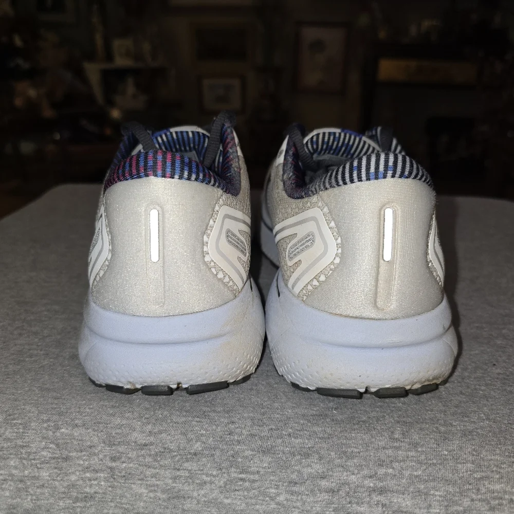 Brooks Women Size 10 Comfy footwear,workout,running - Picture 3 of 9